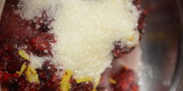 малиново-лимонные роллы к утреннему кофе