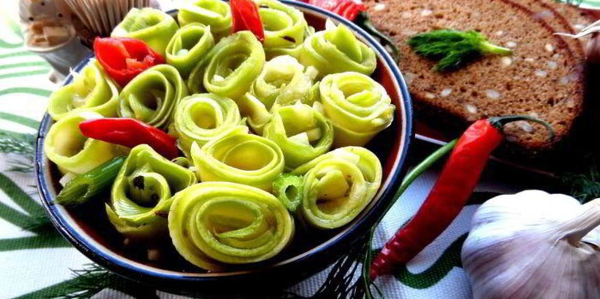 Рецепт маринованных роллов из молодых кабачков