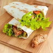 Рецепт Нежного ролла с курицей и помидорами