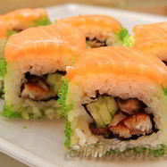 Рецепт Ролла с лососем, угрем и шиитаке