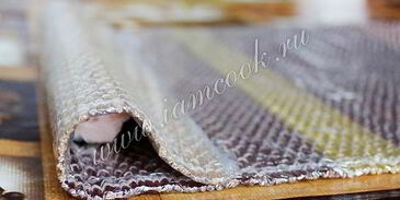 ролл цветок с огурцом и лососевым маслом