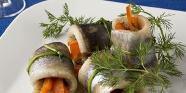 роллы из селедки с овощами