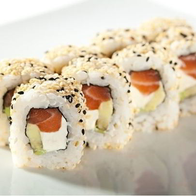 Роллы с авокадо и лососем