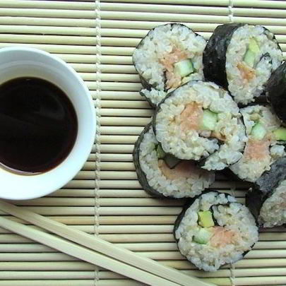 Роллы с копченым лососем