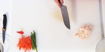 роллы с креветками и сангрия