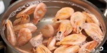 роллы с креветками