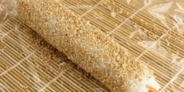 роллы с кунжутом