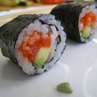 Роллы с лососем