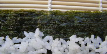 роллы с лососем