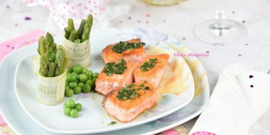 Рецепт семги с соусом эскарго и овощными роллами