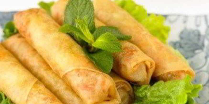 Рецепт спринга-роллов с крабами по-вьетнамски с листьями мяты и сладким соусом чили