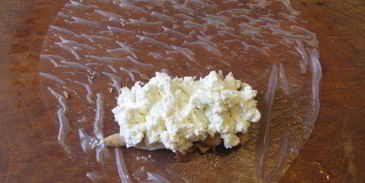 спринг-роллы с курицей, грибами и сливочным сыром