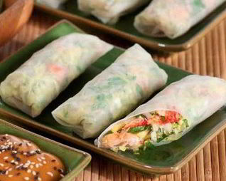 Вьетнамский ролл с крабом, манго и имбирем