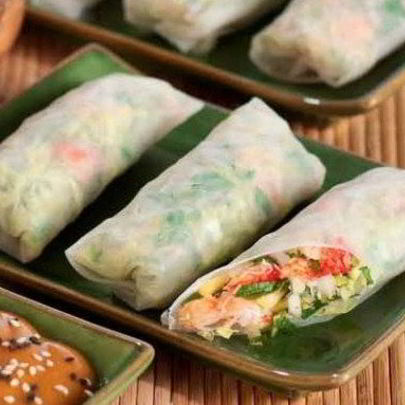 Вьетнамский ролл с крабом, манго и имбирем