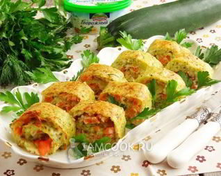 Картофельно-кабачковый рулет с форелью