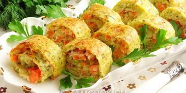 картофельно-кабачковый рулет с форелью