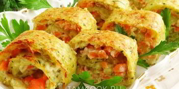 картофельно-кабачковый рулет с форелью