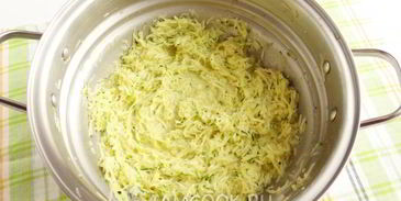 картофельно-кабачковый рулет с форелью