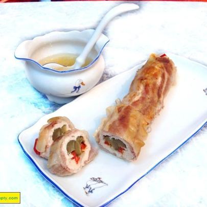 Куриный рулет в беконе