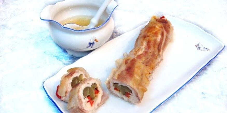 Рецепт куриного рулета в беконе