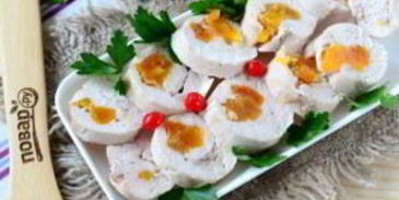куриные колбаски-рулетики с курагой