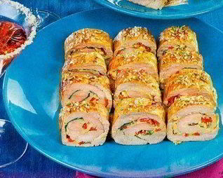 Куриные рулетики в кунжуте с сыром и перцем