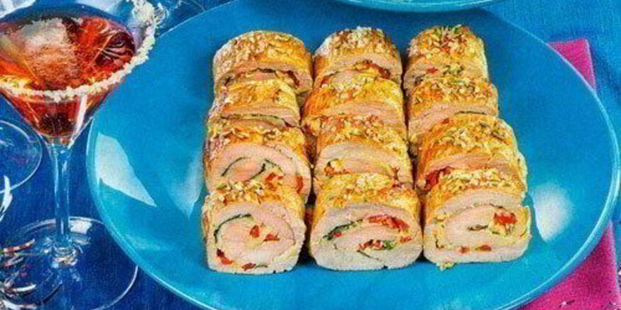 Рецепт куриных рулетиков в кунжуте с сыром и перцем