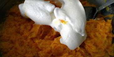 морковно-апельсиновый рулет с карамелью