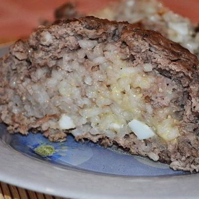 Мясной рулет с рисом