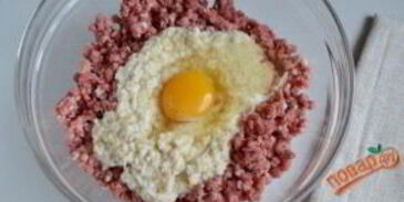 мясной рулет с яйцом