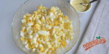 мясной рулет с яйцом