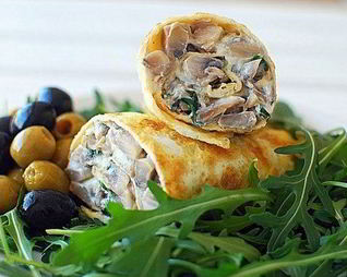 Омлетный рулет с грибами и рикоттой