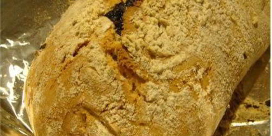 Рецепт песочного рулета с черной смородиной