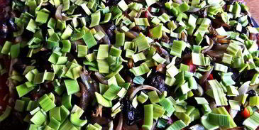 рулет из говядины с овощами в мультиварке