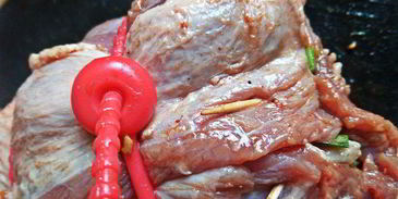 рулет из говядины с овощами в мультиварке