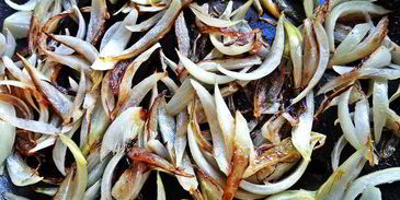 рулет из говядины с овощами в мультиварке