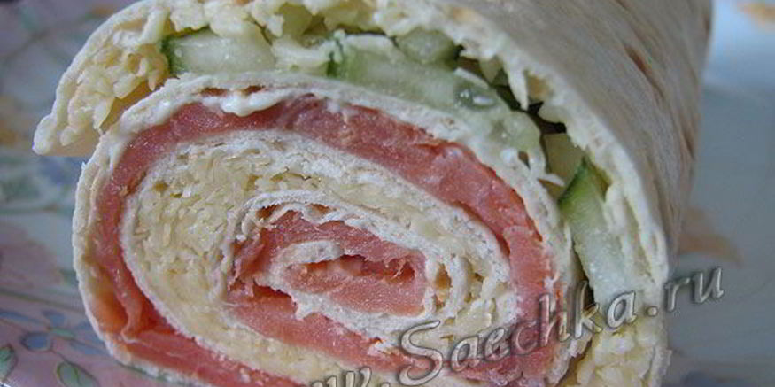 Рецепт рулета из лаваша с сыром, огурцом и семгой