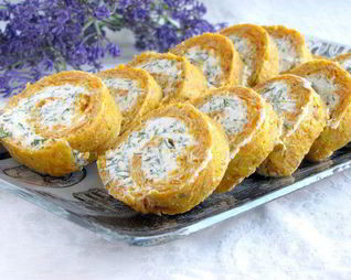 Рулет из моркови с сыром и зеленью