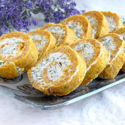 Рулет из моркови с сыром и зеленью