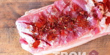 рулет из свиной брюшины