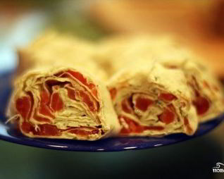 Рулет с семгой и сыром