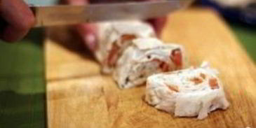 рулет с семгой и сыром