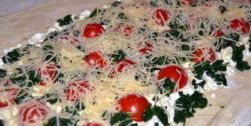 рулет с трехцветной начинкой