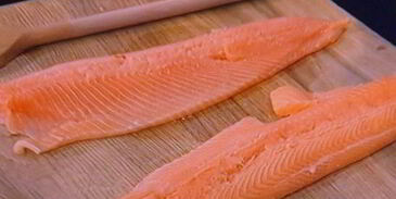 рулетики из форели в азиатском стиле с салатом из дайкона