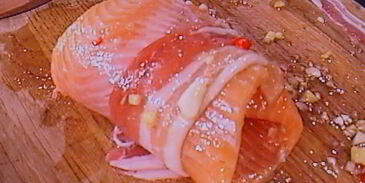 рулетики из форели в азиатском стиле с салатом из дайкона