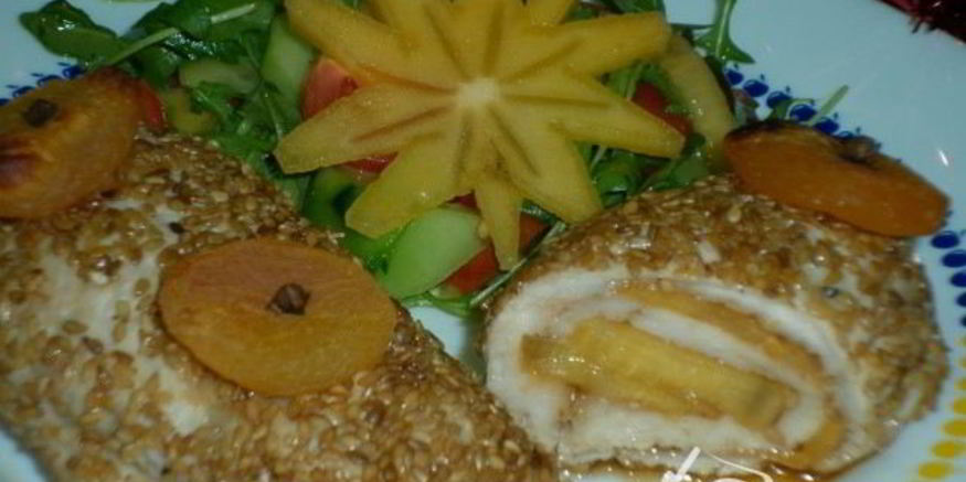 Рецепт рулетиков из индейки с хурмой