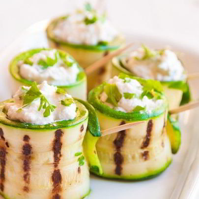 Рулетики из кабачков с курицей