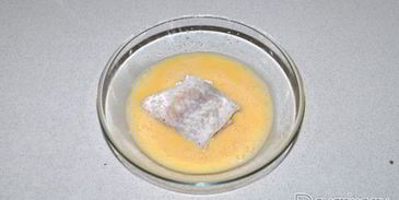 рулетики из минтая с плавленым сыром и зеленью