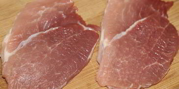 рулетики из свинины с тушеной капустой