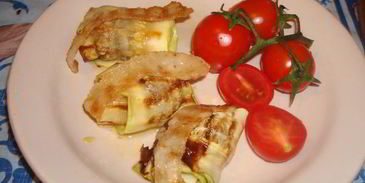 рулеты из кабачков с беконом и сыром